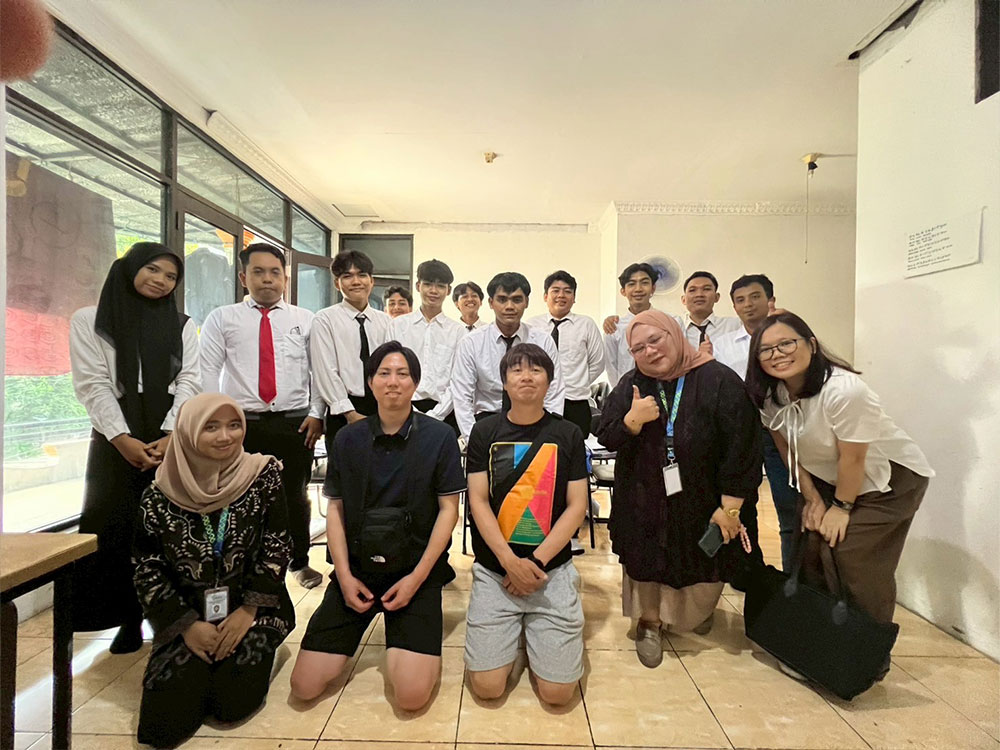 外国人材を積極的に受け入れています